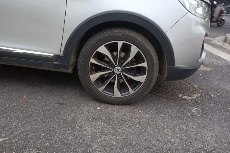 Used Cowin V3 2016 1.5L Automatic SmartLink III Right Front Wheel Hub