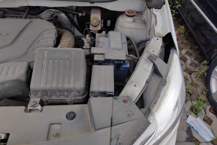 Used Cowin V3 2016 1.5L Automatic SmartConnect II Navigation Edition Engine Bay Left