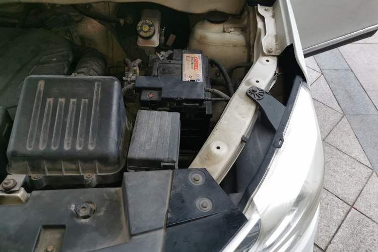 Used Cowin V3 2016 1.5L Automatic SmartLink III Engine Bay Left