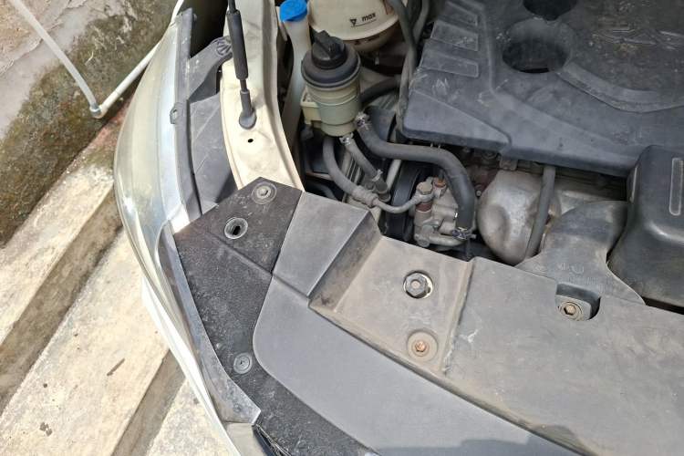 Used Cowin V3 2016 1.5L Automatic SmartLink III Engine Bay Right