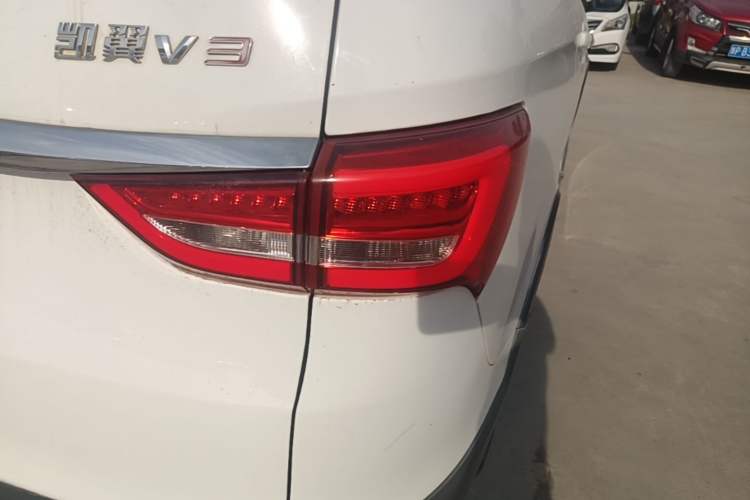 Used Cowin V3 2016 1.5L Manual SmartConnect II Navigation Version Exterior 3