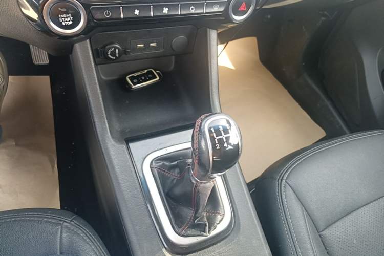 Used Cowin V3 2016 1.5L Manual SmartConnect II Navigation Version Gear Lever