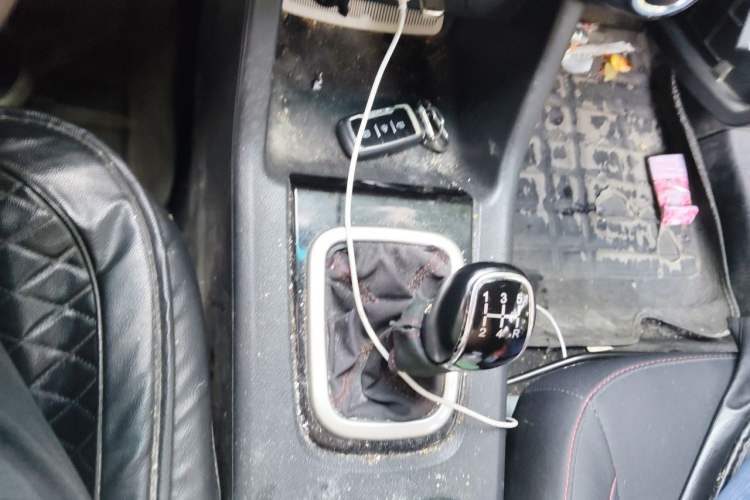 Used Cowin V3 2016 1.5L Manual SmartConnect II Comfort Edition Gear Lever
