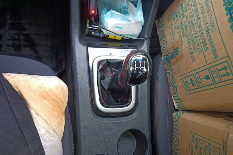Used Cowin V3 2016 1.5L Manual SmartConnect II Navigation Version Gear Lever