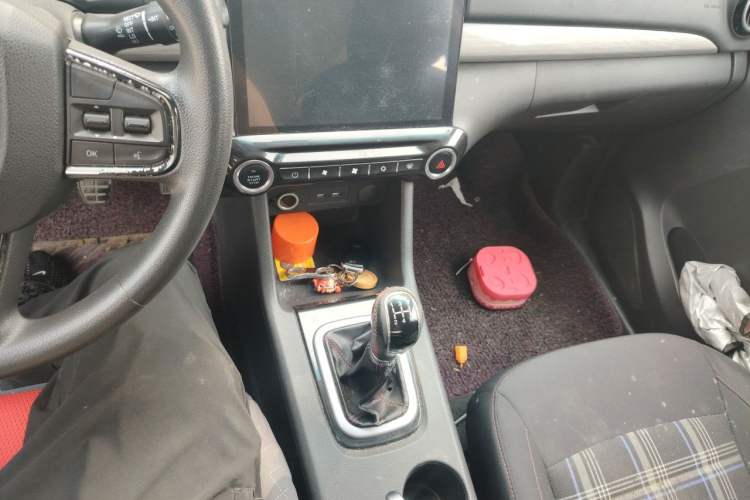 Used Cowin V3 2016 1.5L Manual SmartConnect II Navigation Version Gear Lever
