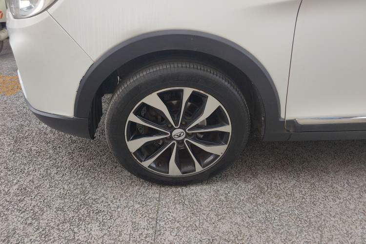 Used Cowin V3 2016 1.5L Manual SmartLink III Left Front Wheel Hub