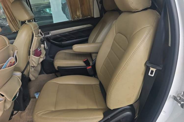 Used Cowin V3 2016 1.5L Manual Smart Connect I Left Rear Seat