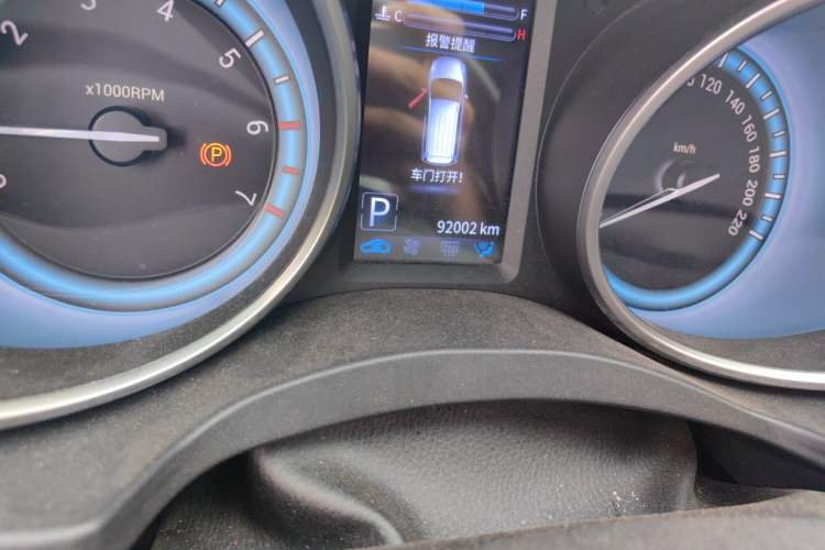 Used Cowin V3 2016 1.5L Automatic SmartConnect II Navigation Edition Odometer Close Up