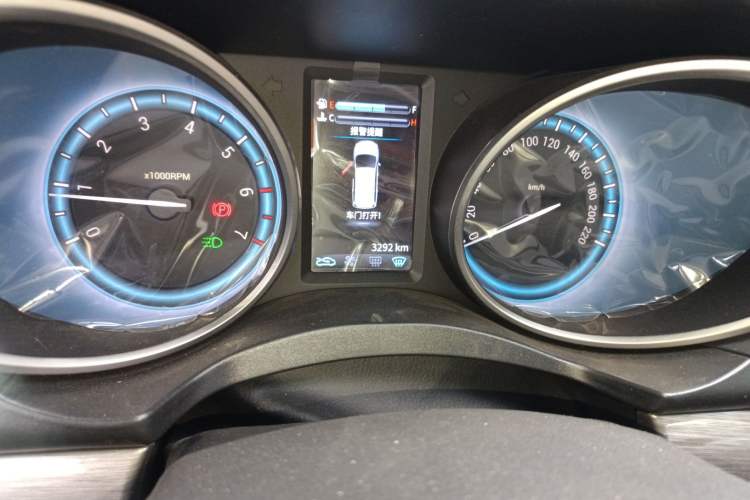 Used Cowin V3 2016 1.5L Manual SmartConnect II Navigation Version Odometer Close Up