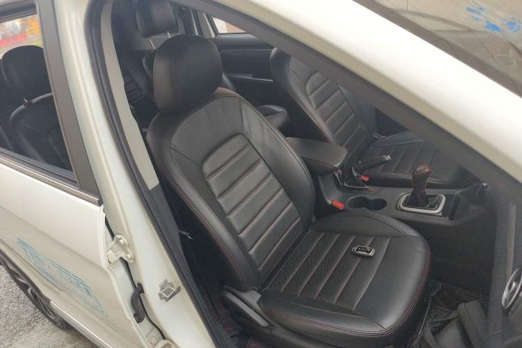 Used Cowin V3 2016 1.5L Manual SmartLink III Right Front Seat