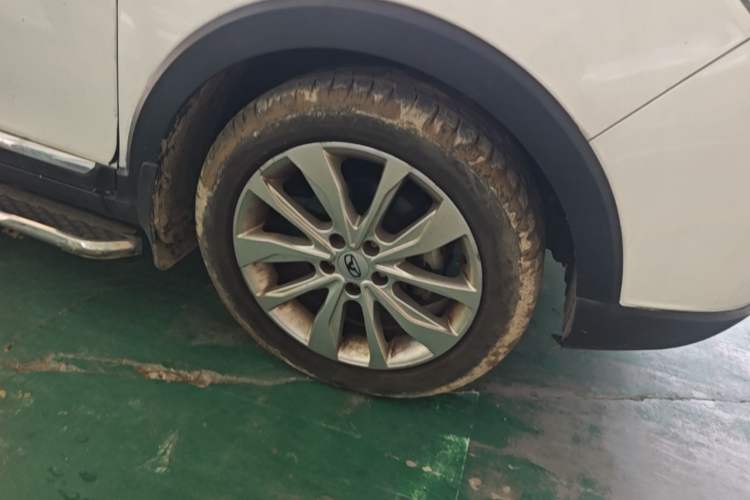 Used Cowin V3 2016 1.5L Manual Smart Connect I Right Front Wheel Hub