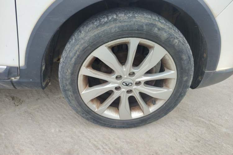 Used Cowin V3 2016 1.5L Manual SmartConnect II Navigation Version Right Front Wheel Hub