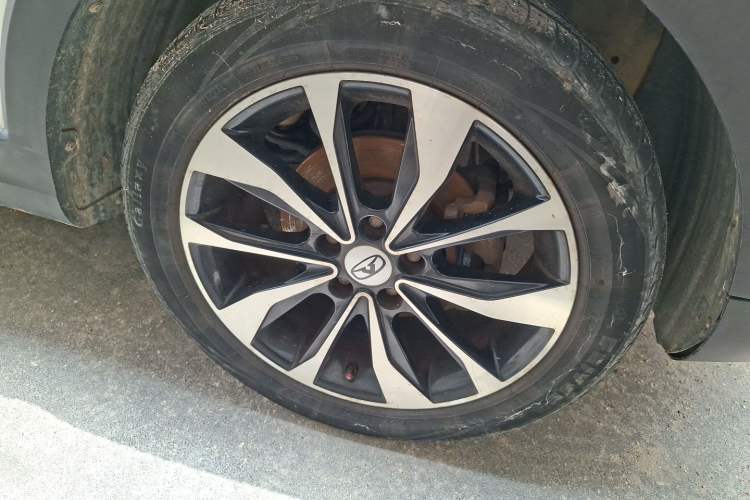 Used Cowin V3 2016 1.5L Automatic SmartLink III Right Front Wheel Hub