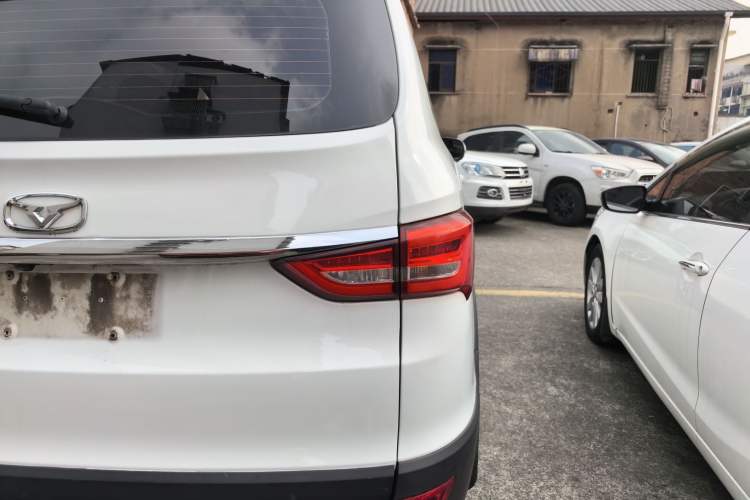 Used Cowin V3 2016 1.5L Manual SmartLink III Right Rear Taillight