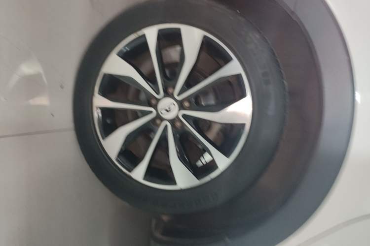 Used Cowin V3 2016 1.5L Automatic SmartLink III Right Rear Wheel Hub