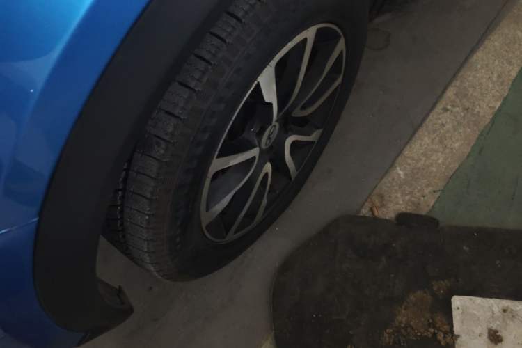 Used Cowin X3 2016 1.6L Manual Enthusiast Edition Left Front Wheel Hub