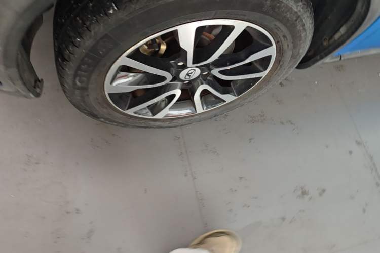 Used Cowin X3 2016 1.6L CVT Smart Connect III Version Left Front Wheel Hub