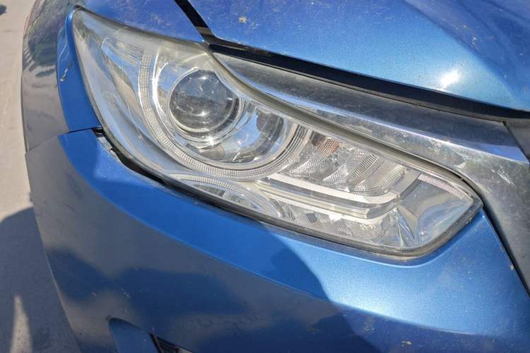 Used Cowin X3 2016 1.6L Manual Enthusiast Edition Right Front Headlight