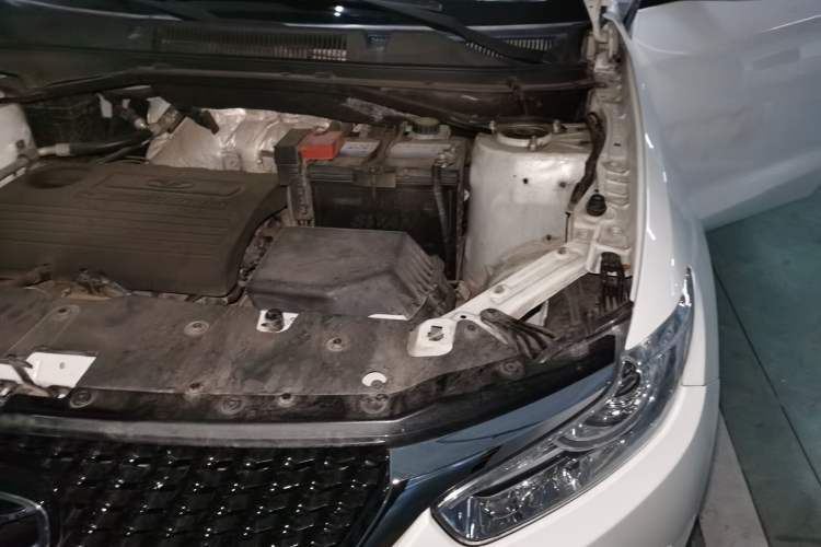 Used Cowin X3 2016 1.6L Manual Enthusiast Edition Engine Bay Left