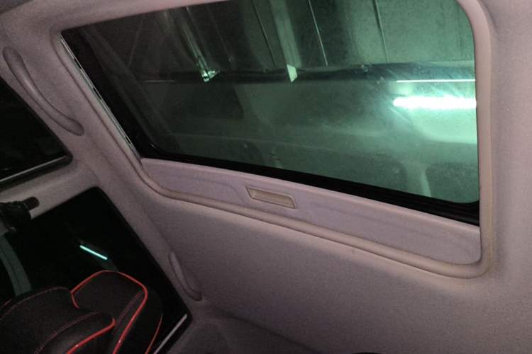 Used Cowin X3 2016 1.6L Manual SmartConnect III Version Headliner