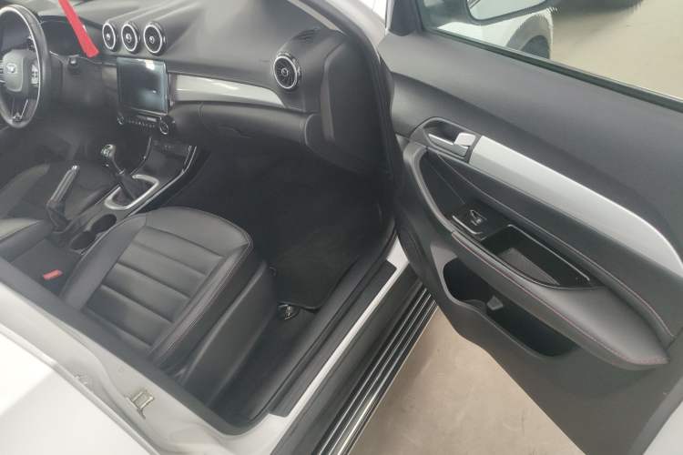 Used Cowin X3 2016 1.6L Manual SmartConnect III Version Interior 9