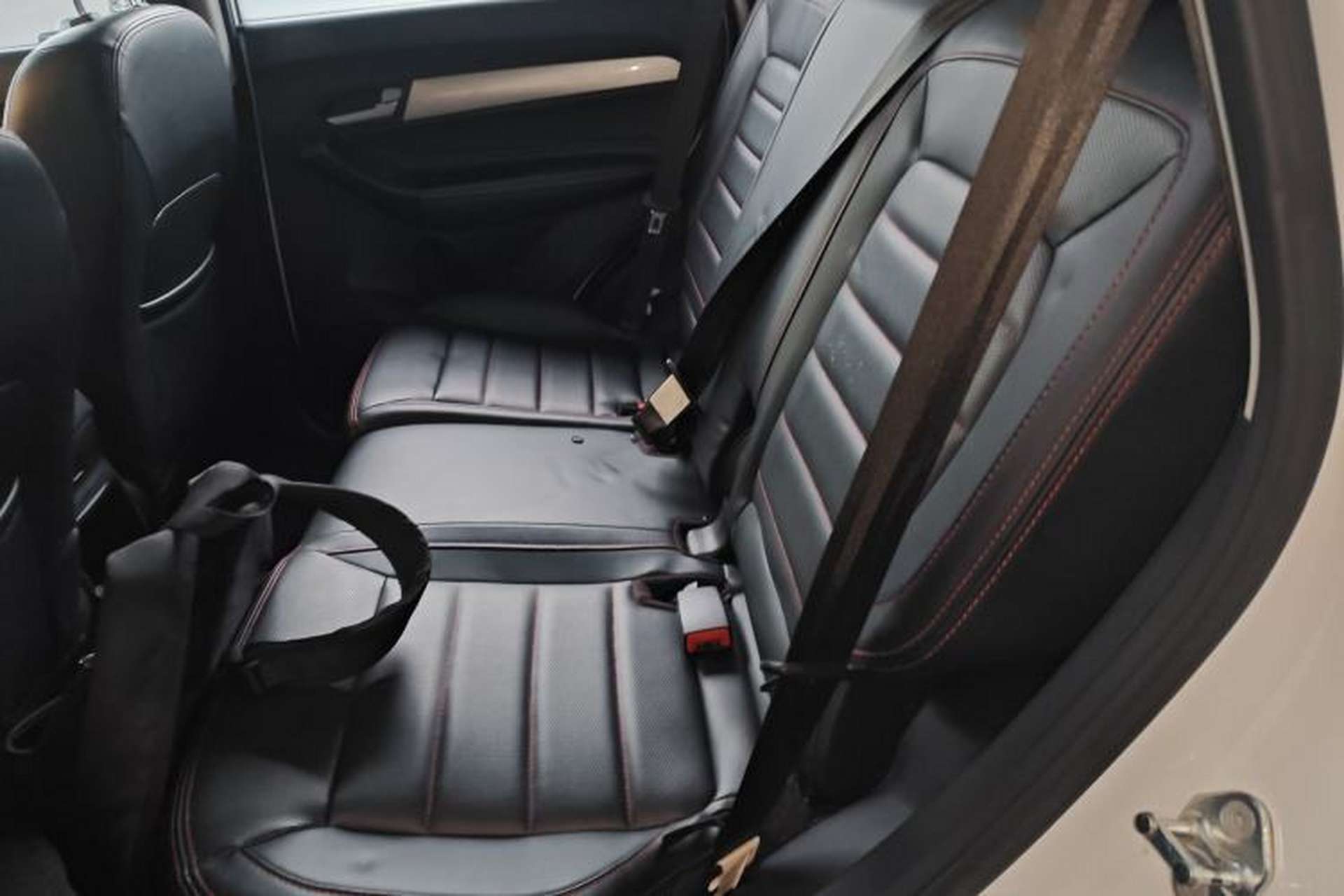 Used Cowin X3 2016 1.6L Manual Smart Connect I Edition Left Rear Seat