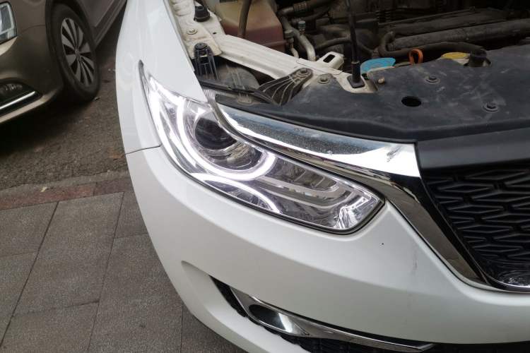 Used Cowin X3 2016 1.6L Manual Enthusiast Edition Right Front Headlight