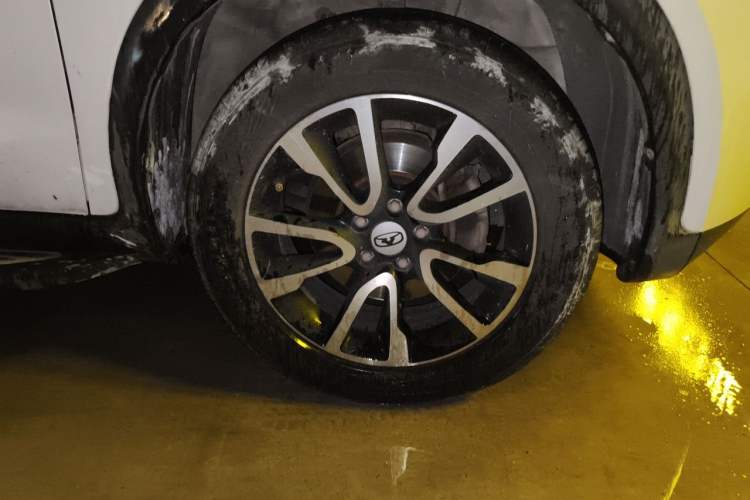 Used Cowin X3 2016 1.6L CVT Smart Connect III Version Right Front Wheel Hub
