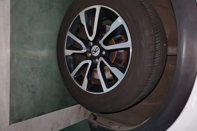 Used Cowin X3 2016 1.6L Manual Enthusiast Edition Right Front Wheel Hub