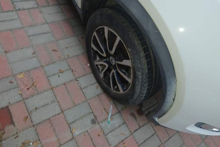 Used Cowin X3 2016 1.6L Manual Enthusiast Edition Right Front Wheel Hub