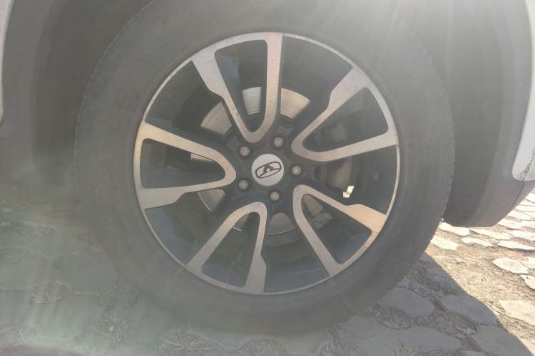 Used Cowin X3 2016 1.6L Manual Enthusiast Edition Right Front Wheel Hub
