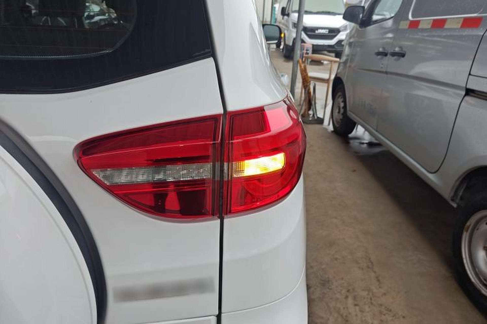 Used Cowin X3 2016 1.6L Manual Smart Connect I Edition Right Rear Taillight