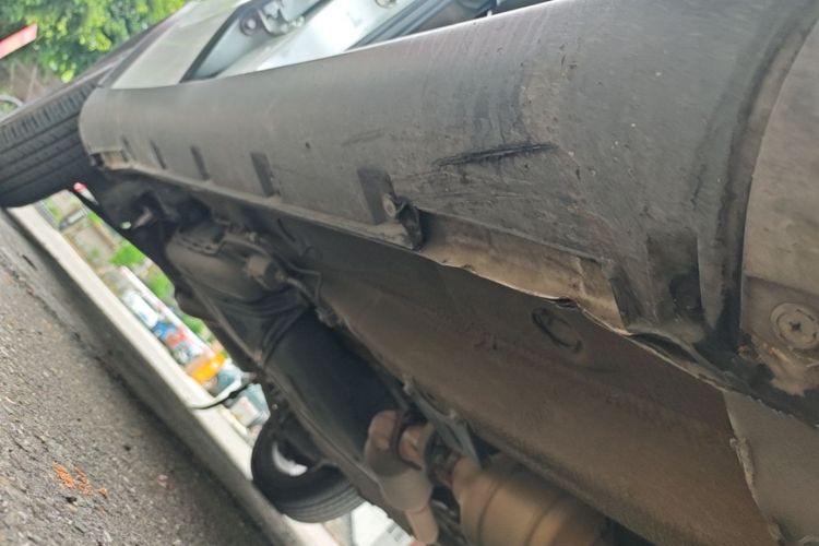 Used Cowin X3 2016 1.6L Manual Enthusiast Edition Right Side Sill