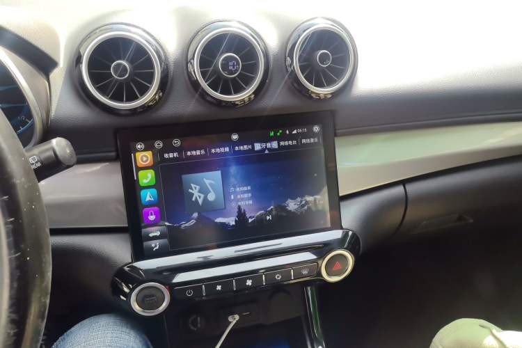 Used Cowin X3 2017 1.6L Manual Flagship Model China V Standard Audio And AC Panel