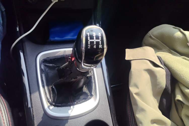 Used Cowin X3 2017 1.6L Manual Flagship Model China V Standard Gear Lever