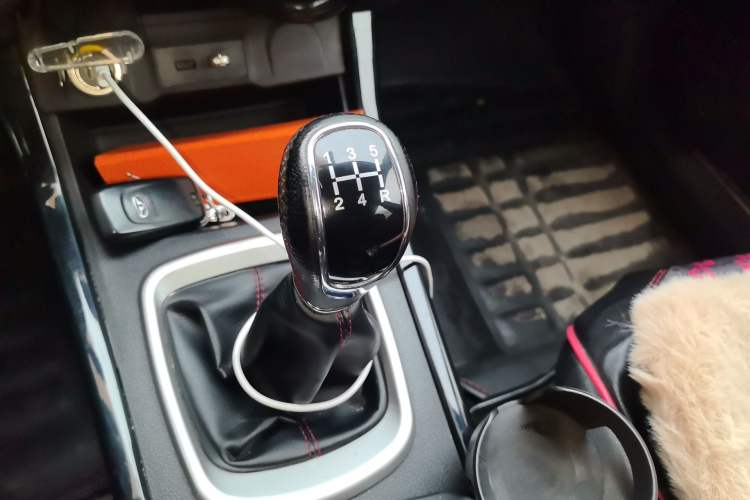 Used Cowin X3 2017 1.6L Manual Enthusiast Edition China V Standard Gear Lever