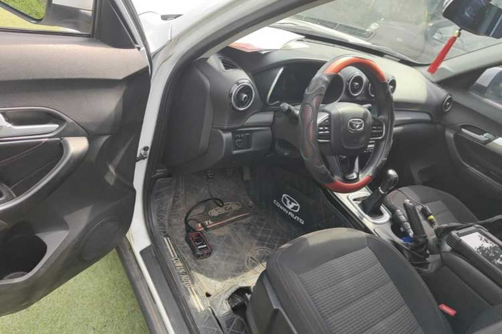 Used Cowin X3 2017 1.6L Manual Luxury Edition China V Standard Driver Seat