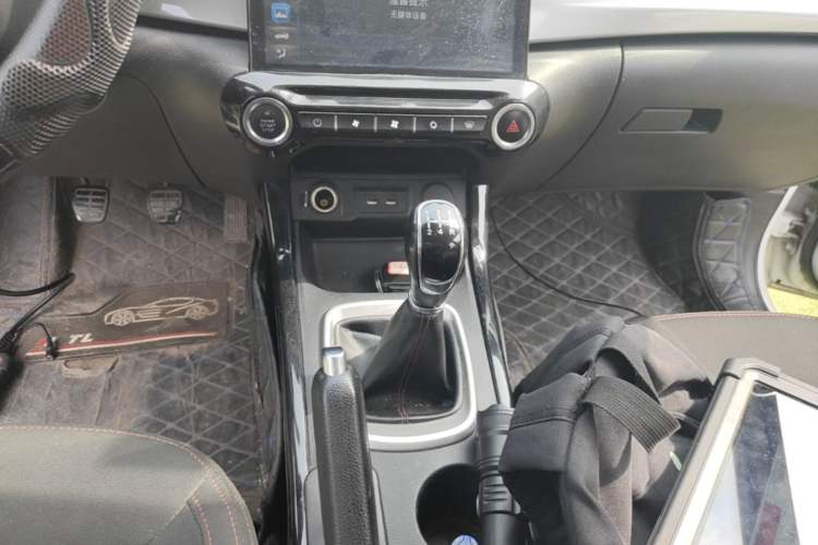 Used Cowin X3 2017 1.6L Manual Luxury Edition China V Standard Gear Lever