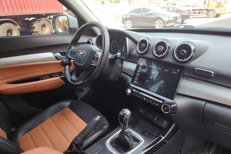 Used Cowin X3 2017 1.6L Manual Enthusiast Edition China V Standard Interior 3