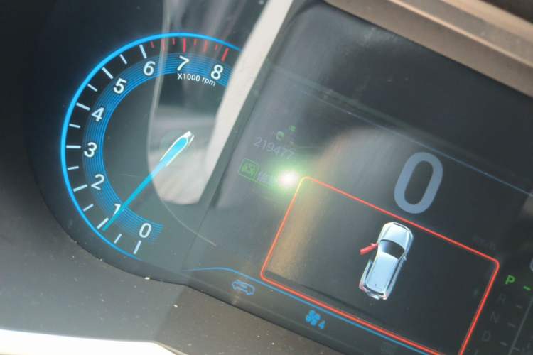 Used Cowin X3 2017 1.6L CVT Luxury Edition China V Standard Odometer Close Up