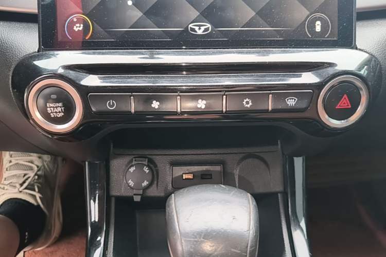 Used Cowin X3 2017 1.6L CVT Enthusiast Edition China V Standard Audio And AC Panel