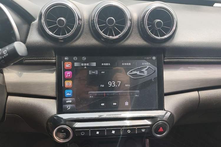 Used Cowin X3 2018 1.6L CVT Smart Enjoyment Version China V Standard Audio And AC Panel