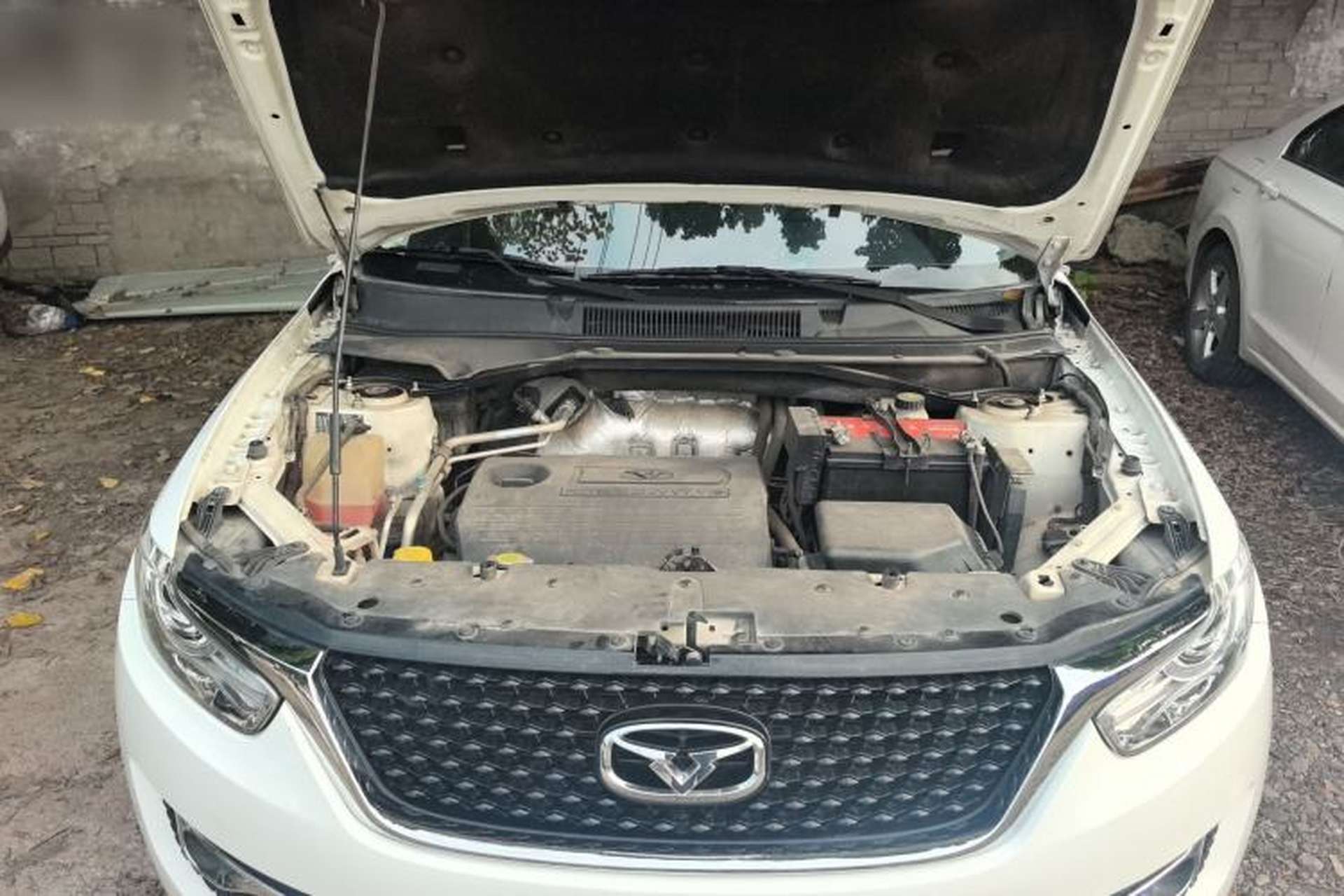Used Cowin X3 2018 1.6L CVT Zhiyao Edition China V Standard Engine Bay