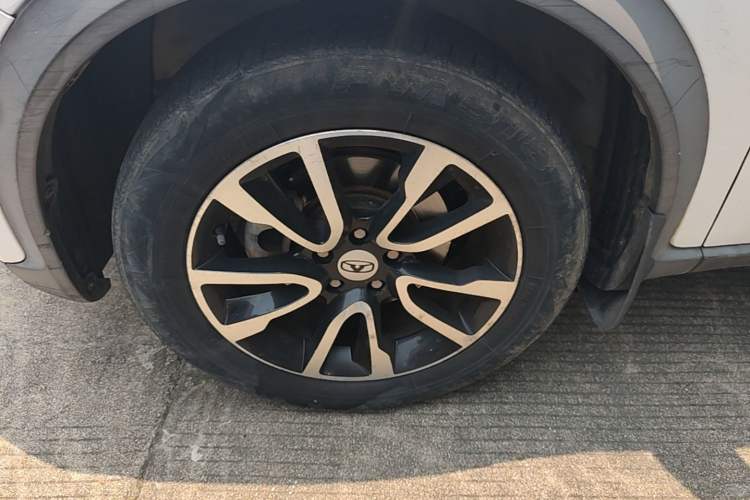 Used Cowin X3 2018 1.6L CVT Smart Enjoyment Version China V Standard Left Front Wheel Hub