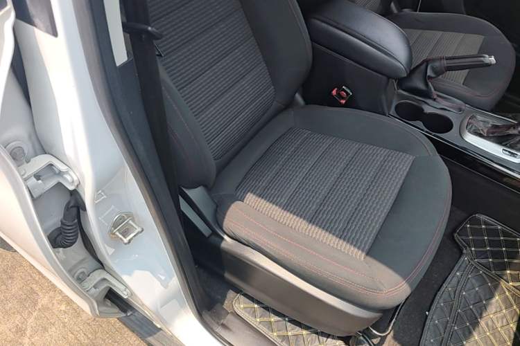 Used Cowin X3 2018 1.6L CVT Smart Enjoyment Version China V Standard Right Front Seat