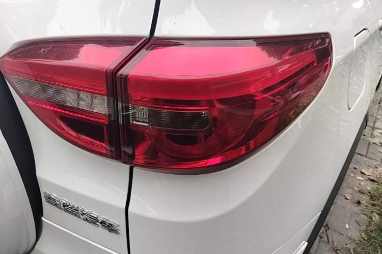 Used Cowin X3 2018 1.6L CVT Zhiyao Edition China V Standard Right Rear Taillight
