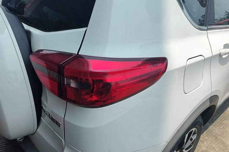 Used Cowin X3 2018 1.6L CVT Smart Enjoyment Version China V Standard Right Rear Taillight