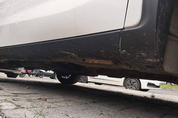 Used Cowin X3 2018 1.6L CVT Zhiyao Edition China V Standard Right Side Sill