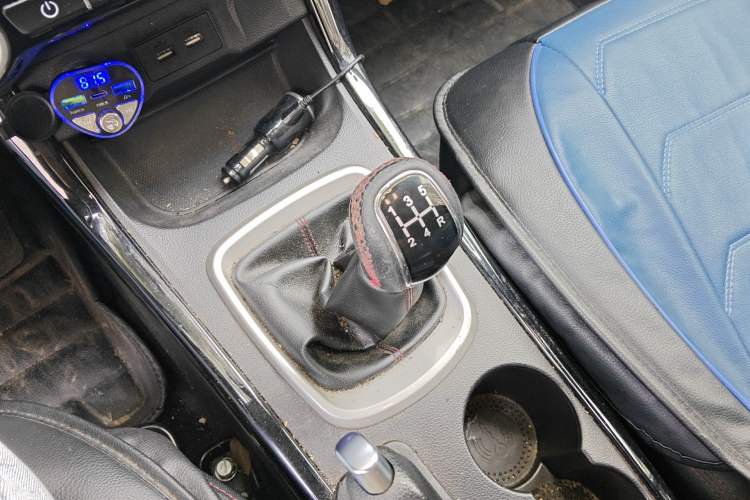 Used Cowin X3 2019 1.5L Manual Smart Edition Gear Lever