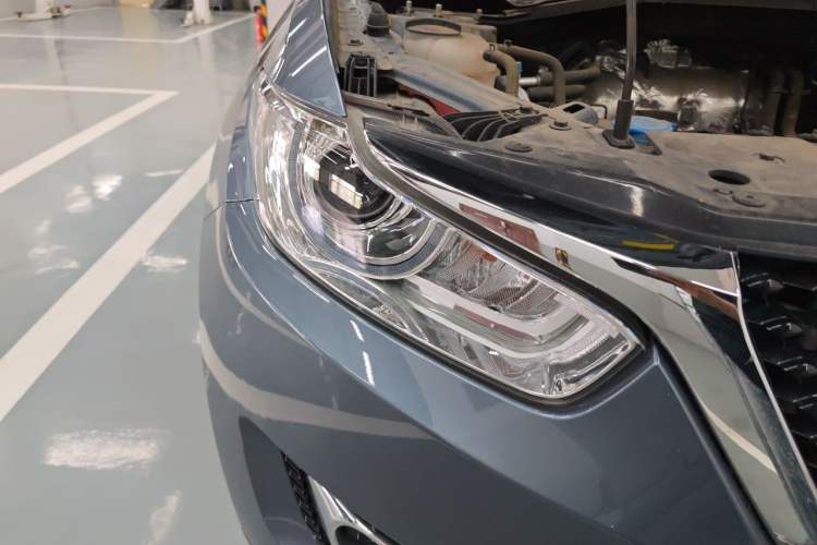 Used Cowin X3 2019 1.5L Manual Smart Edition Right Front Headlight